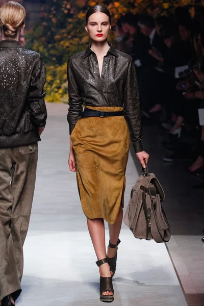 Look 13